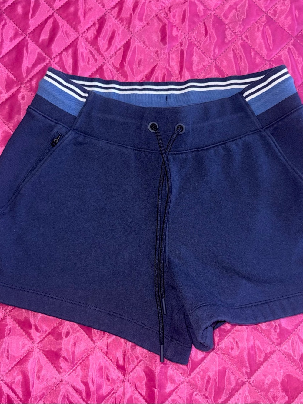Athelta Women’s Navy Drawstring Athletic Shorts size small
